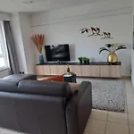Duplex Met Zonnig Zuidterras Aan Haven En Zee * Blankenberge