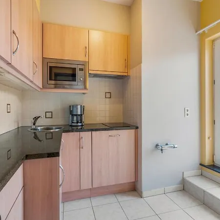 Apartment Duplex Met Zonnig Terras Aan Haven En Zee
