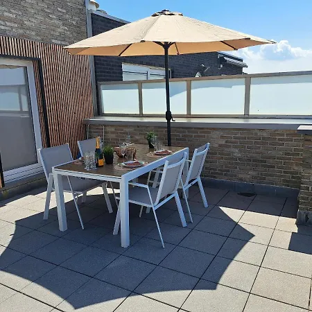 Duplex Met Zonnig Terras Aan Haven En Zee * Blankenberge