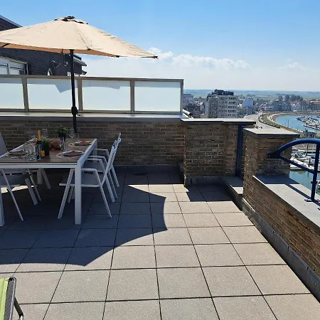Duplex Met Zonnig Terras Aan Haven En Zee * Blankenberge